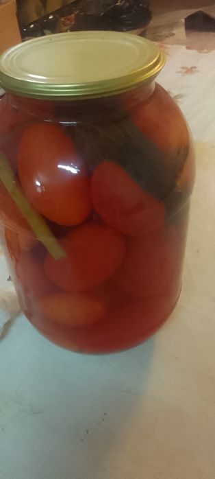 Продам консервированные помидоры 2л 1000 тенге