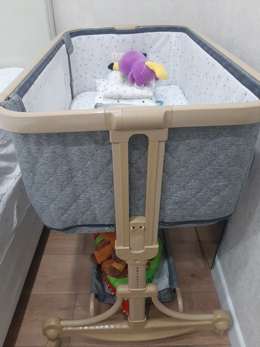 Детская кровать, качалка