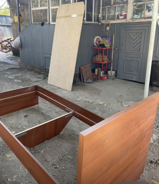Продам односпальнюю кровать