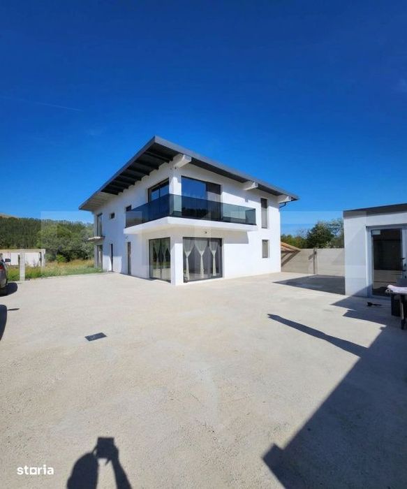 Duplex de vanzare, 103 mp, teren 285 mp, zona Gilau