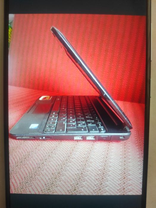 Laptop HP cu telecomandă pentru diferite activități