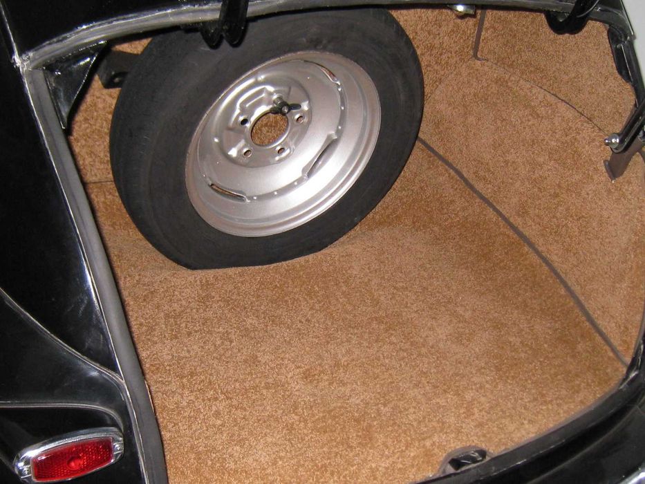 Ретро 1946 год выпуска Ford v8 Super DeLuxe единственный в Узбекистане