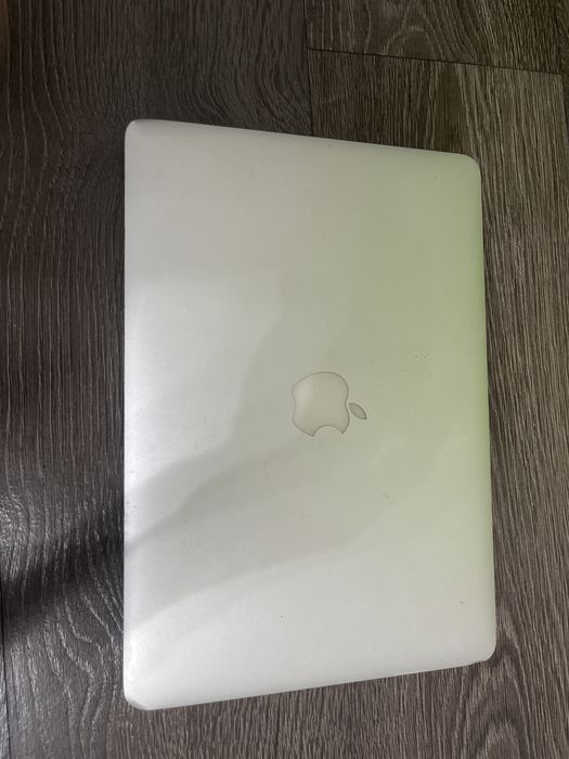 Vand macbook air 2014 cu defecte