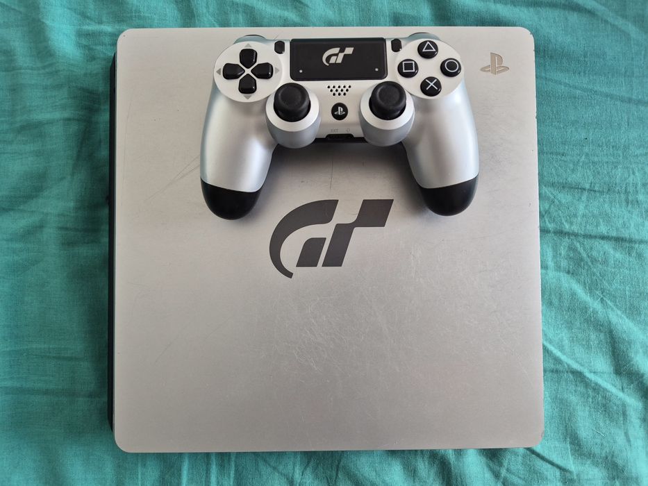 PlayStation 4 PS4 Slim GranTurismo Limited Edition 1TB