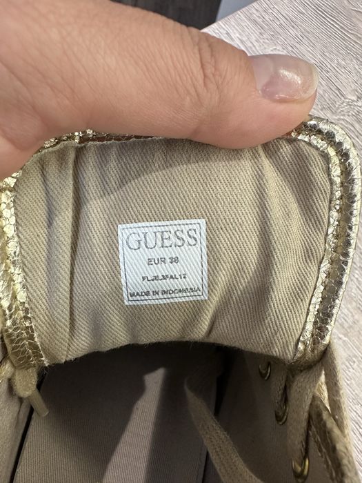 Женские кеды Guess