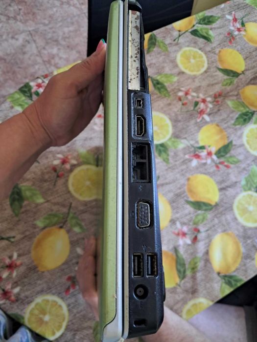 Продавам лаптоп DEEL 15 инча