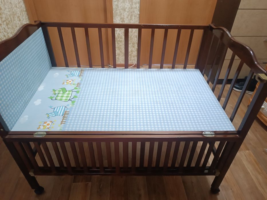 Продам кроватку детскую