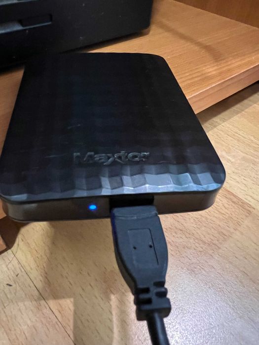 Външен диск Maxtor 1TB