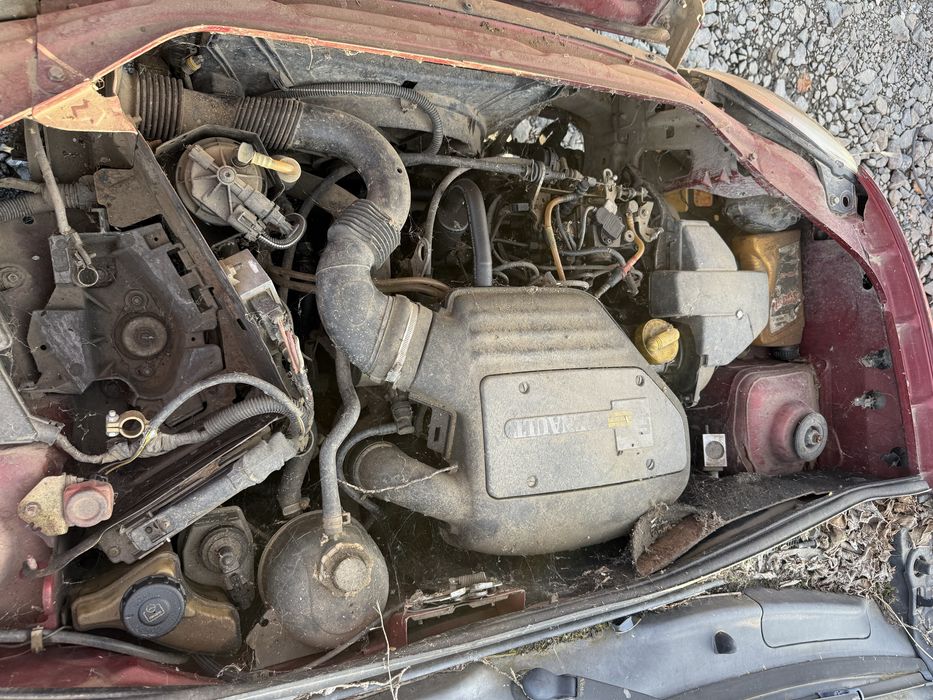 Продавам Рено Канго 1.9   на части