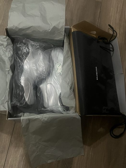 Balenciaga за продажба