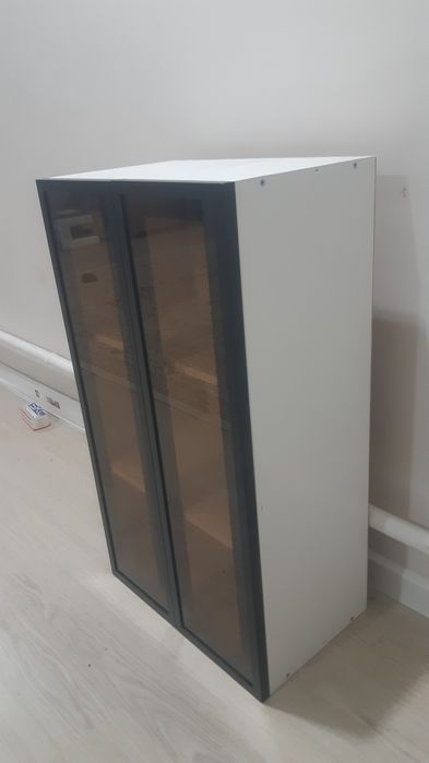 Навесной шкафчик