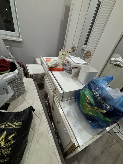 Шкаф с тумбочками