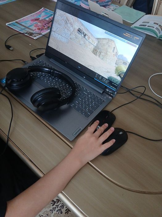 Продам ноутбук Lenovo IdeaPad 3 (i3 11-поколение, SSD 512 ГБ)
Продам н