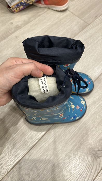 Продам обувь женская и детская