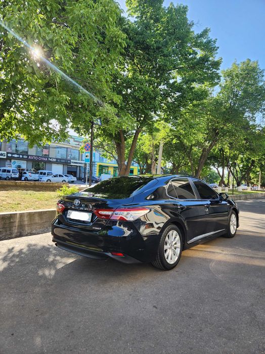 Toyota Camry Gibrid 2021