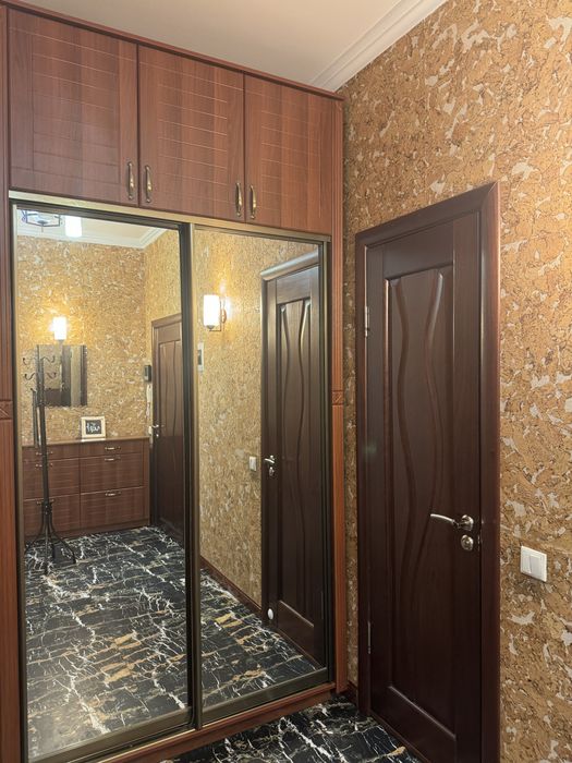 Платяной шкаф для прихожей