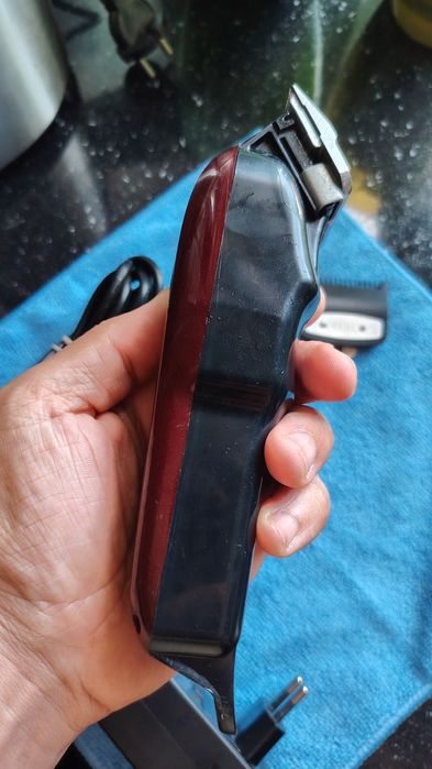 Wahl Professional 5 Star Cordless Magic Clip Hair Clipper 8591L1 - RED