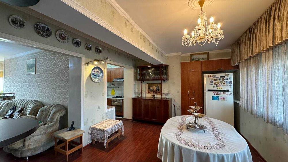 5 комнатная квартира на Ц1. ор-р бывш. Детский Мир. 5й этаж. 121 квадр