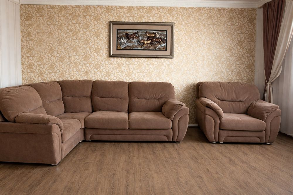 Продам диван и кресло