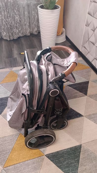 Продам детскую коляску