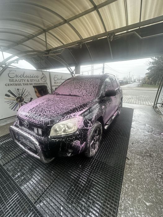Suv toyota rav4 4/4 permanent!