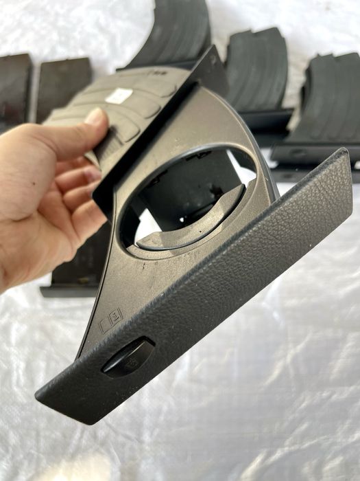 Под стаканник BMW E60 БМВ Е60