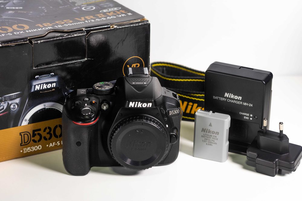 Nikon D5300 ca nou - 18770 cadre - doar body / fara obiectiv