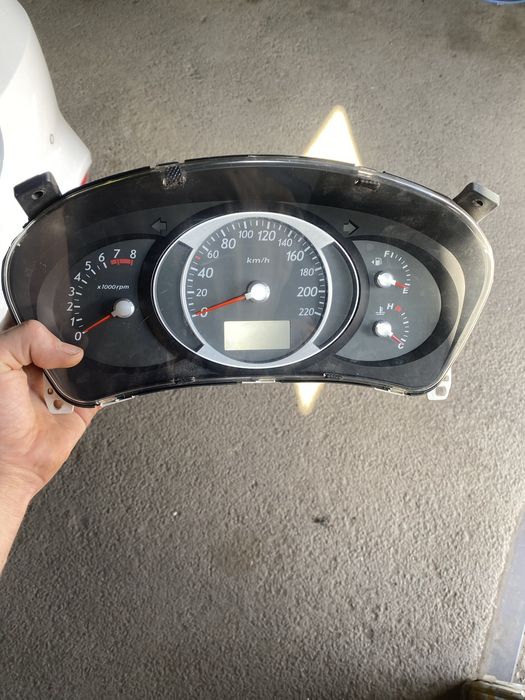 Продам щиток приборов хундай туксон