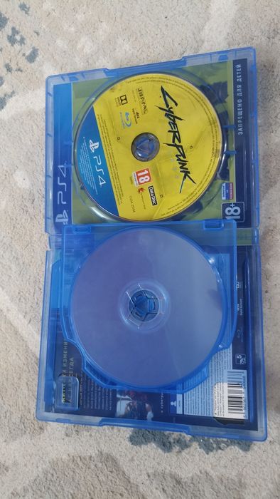 Продам диск на PS4 Cyberpunk 2077