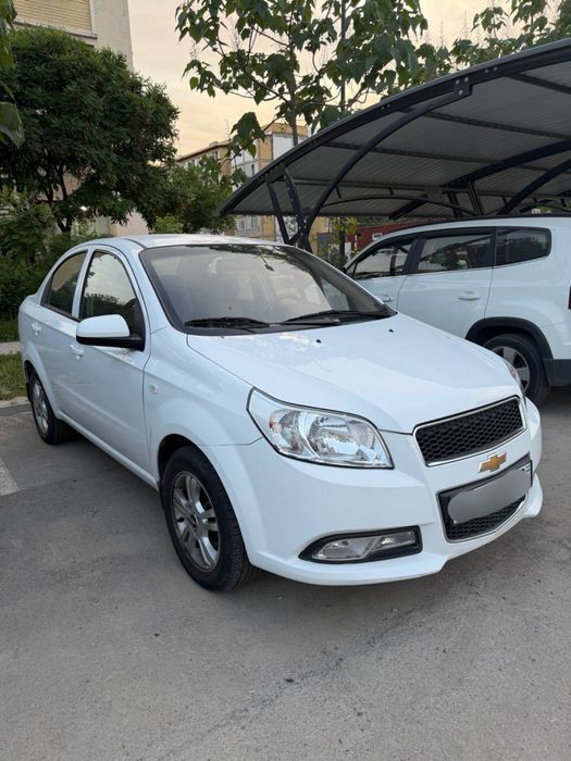 Срочно продается машина Neixa3 4 avtomat