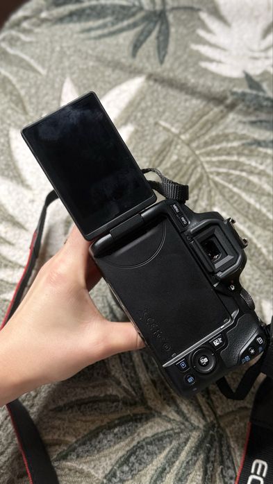 Canon EOS 250D Body