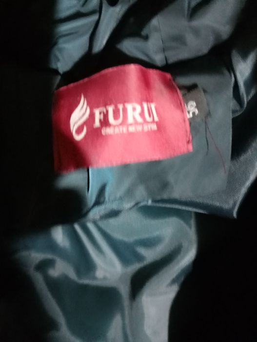 Продам новый пуховик.