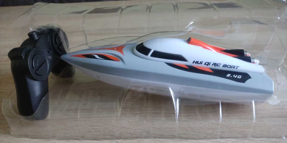 Радиоуправляема лодка