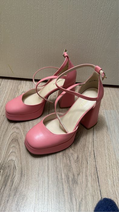 Дамски елегантни обувки 36 и 37 номер