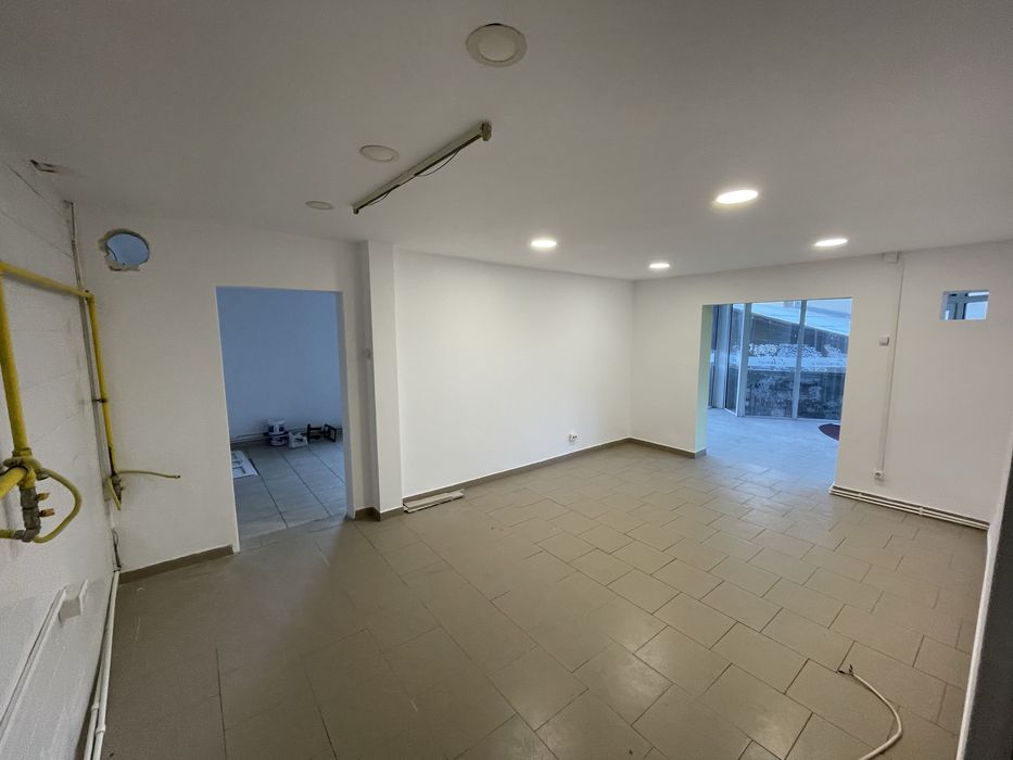 Spațiu comercial central Comănești gara autobuze
