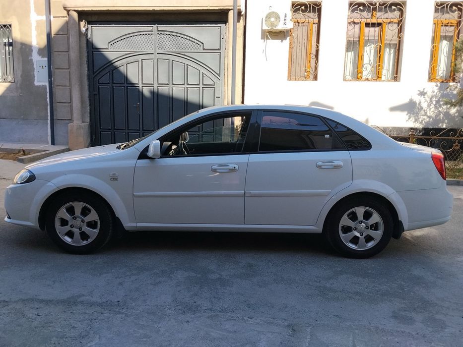 Chevrolet Gentra, toza salon, yaxshi holat, narxi kelishiladi