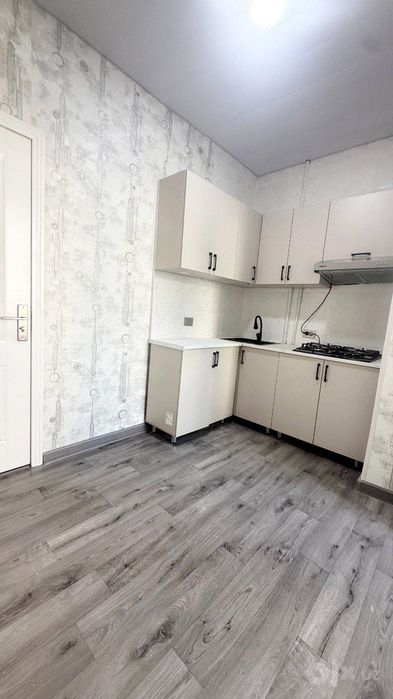 Продается 2*комн кв на массив 5. Ор.т метро Киёт