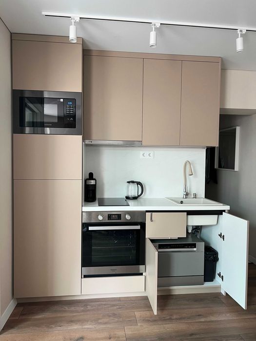 Дава се под наем Двустаен апартамент в София, Център - 30 кв.м за 1250 € - Снимка #2