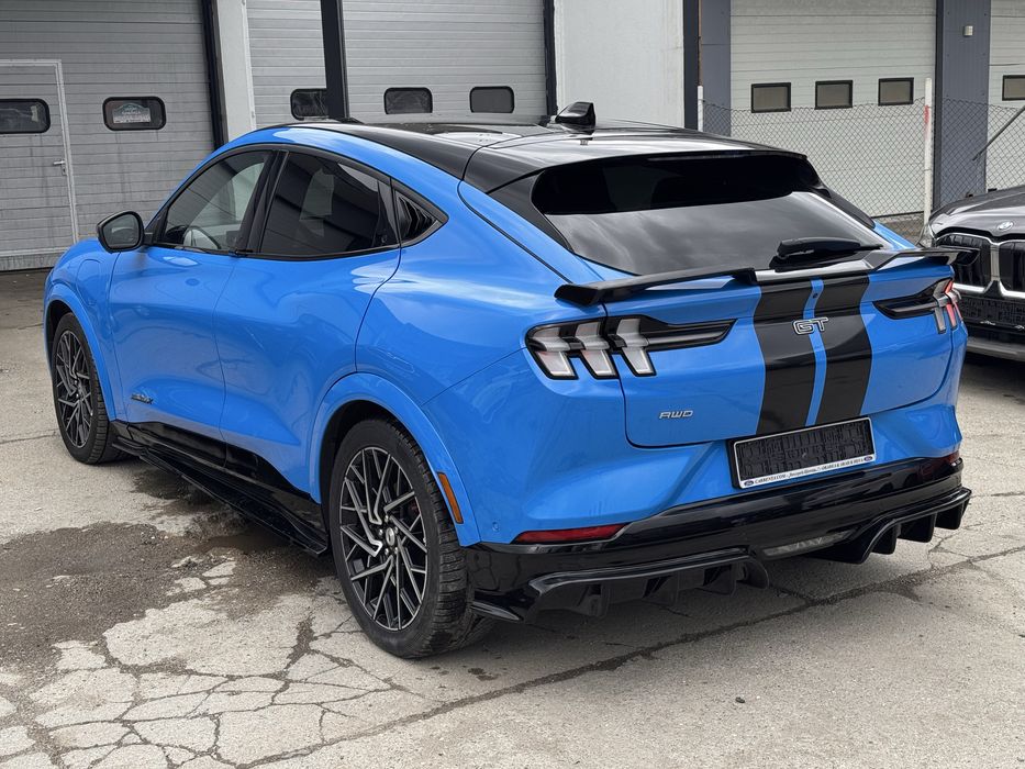 Ford Mustang Mach-e GT Performance 2023 usor avariat