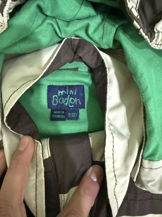 Продам ветровку за 4000 т