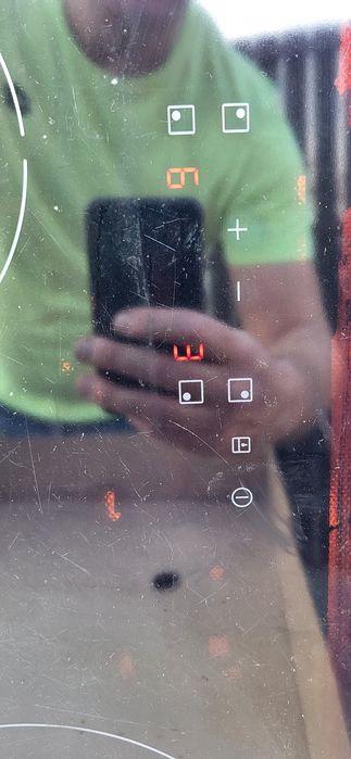 Plita cu inductie Electrolux defecta