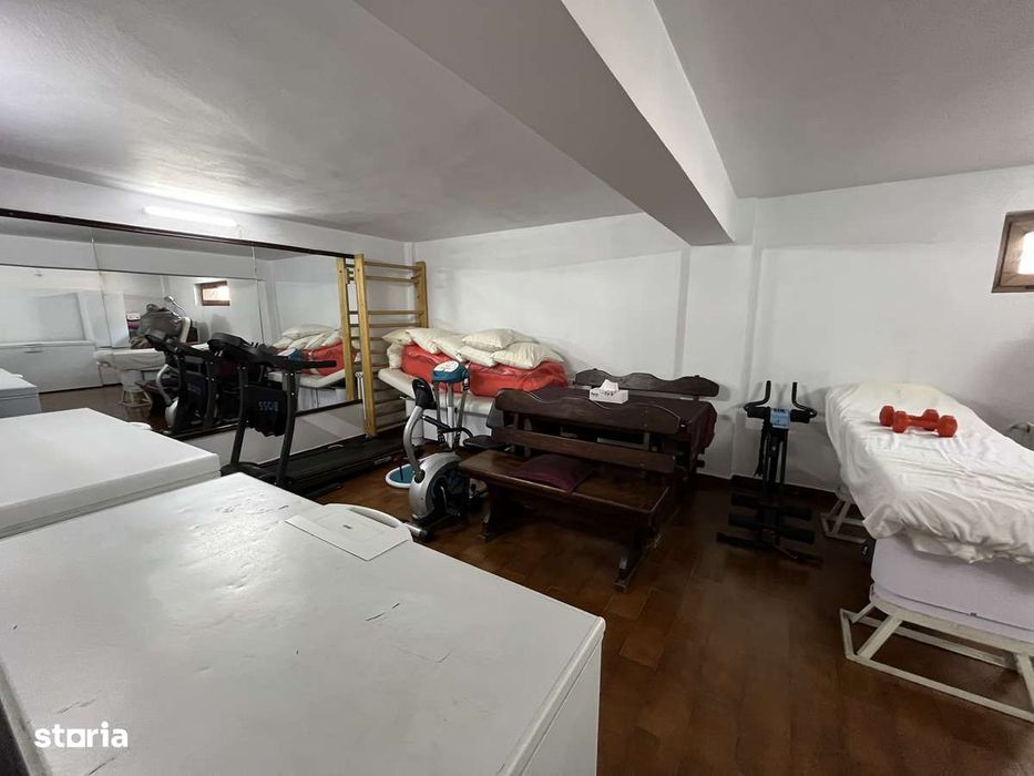 Vila 10 camere + / Valea Oltului / 620 mp utili / 2190 mp curte