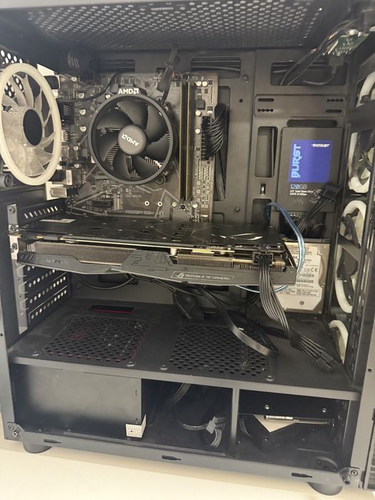 Vand pentru piese pc urgent