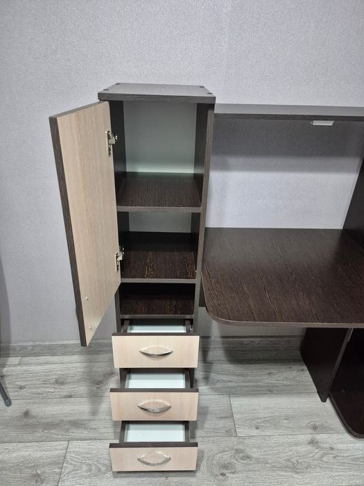 Продам стол для ученика