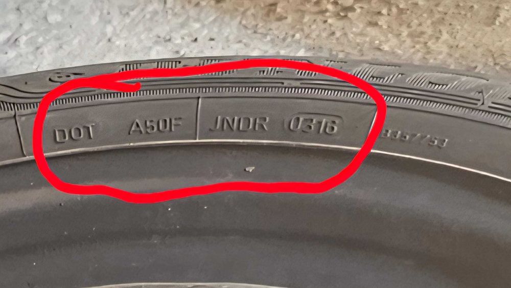 Cauciucuri vara 205/55 R16 + Jante de tabla
