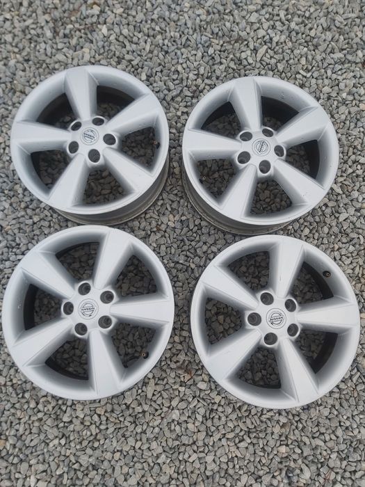 5x114.3..17.цола 6 1/2j. ET40 оргинални Nissan
