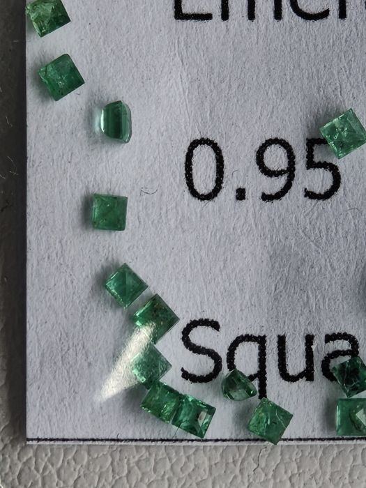 Изумруди калибрирани