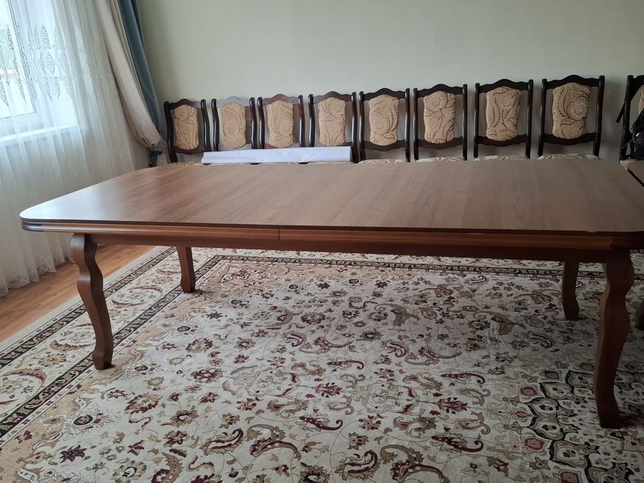 Продается стол для зала