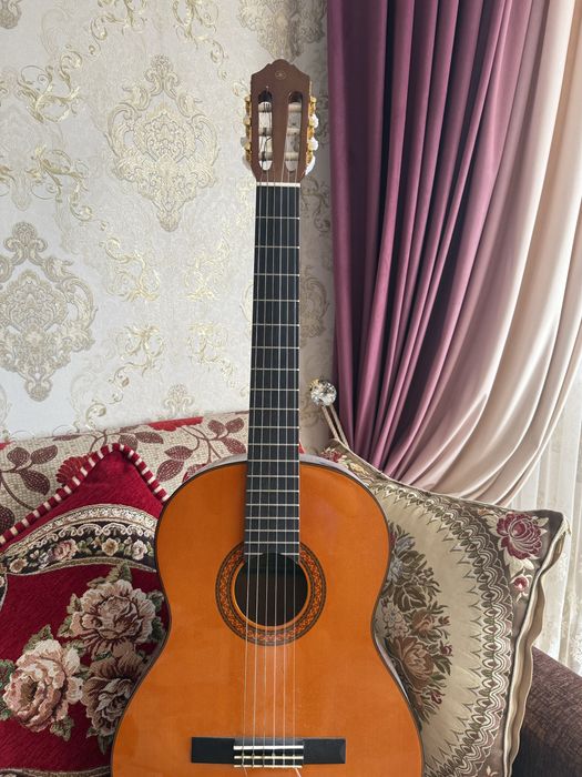 Yamaha C70 гитара