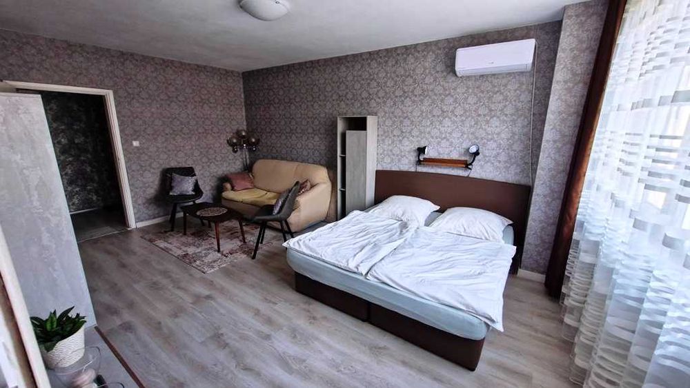 Продава се Тристаен апартамент в София, Център - 66 кв.м за 4357 €/кв.м - Снимка #2